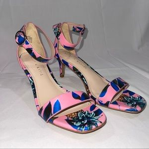 Kelly & Katie pink pineapple print strap on heels size 7